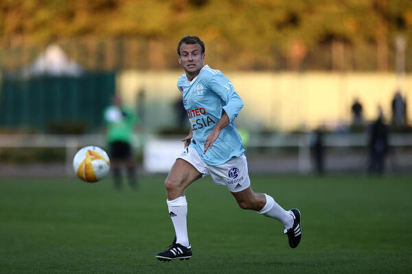 Football Emmanuel Macron, buteur après 76 minutes de jeu