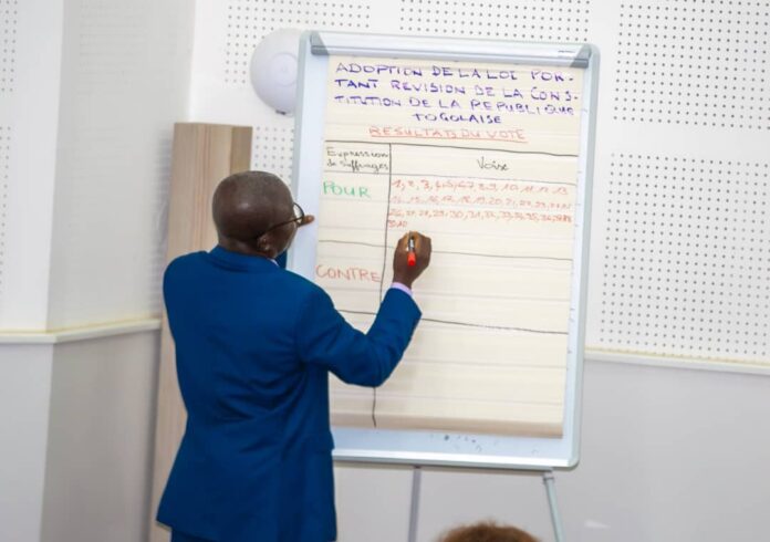 Constitution du Togo modifiée Constitution du Togo modifiée